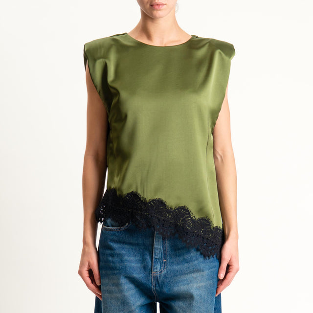 Motel- Blusa smanicata satin con pizzo - militare/nero