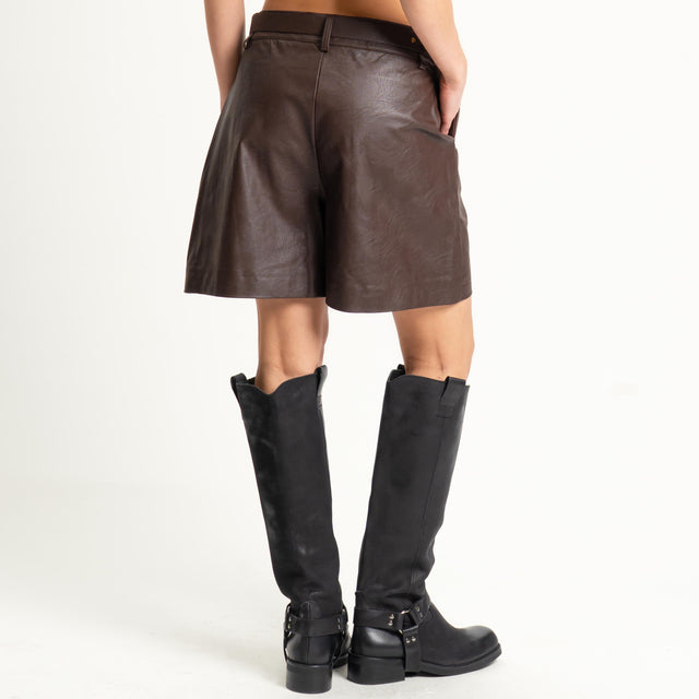 Motel-Shorts similpelle con cintura - moro