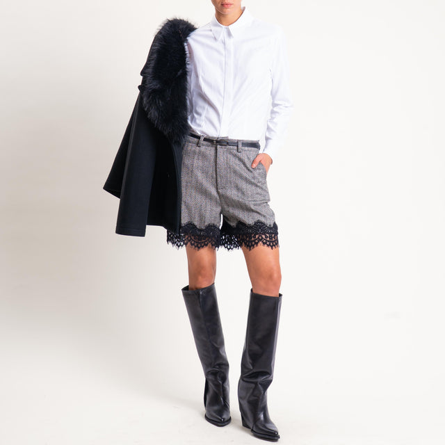 Motel-Shorts spinato con pizzo - grigio/nero