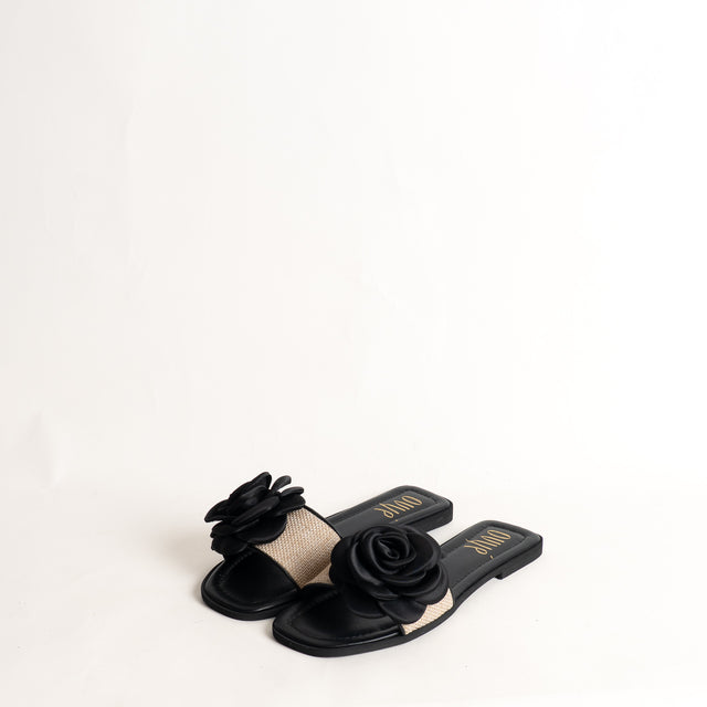 Ovyè-Sandalo con fascia in rafia dettaglio fiore - nero