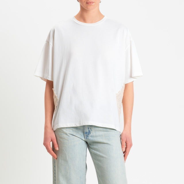 Philia Loft-T-shirt over con inserti crochet - panna