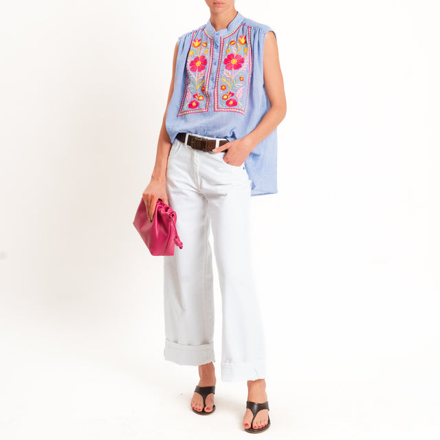 Philia loft-Camicia mussola smanicata con ricami - celeste/fucsia