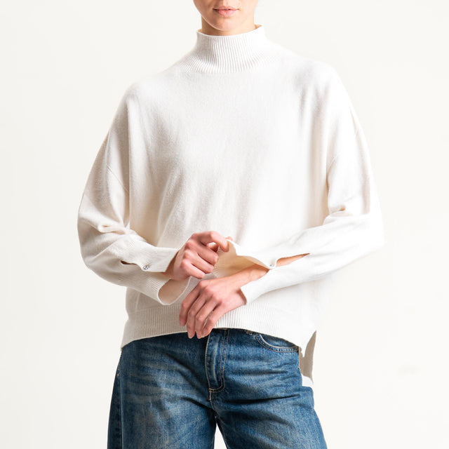 Philia Loft-Maglia collo montato con spacchi - crema