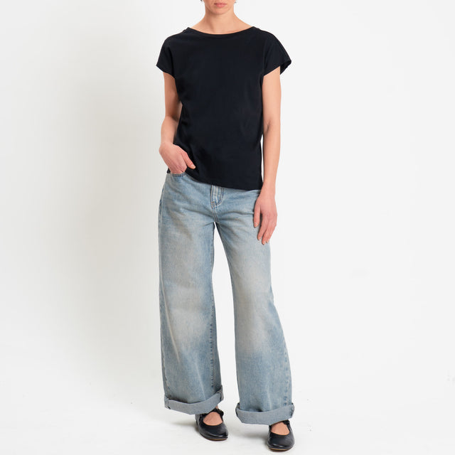 Souvenir-T-shirt scollo v dietro - nero