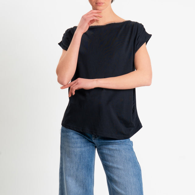 Souvenir-T-shirt con borchie - nero