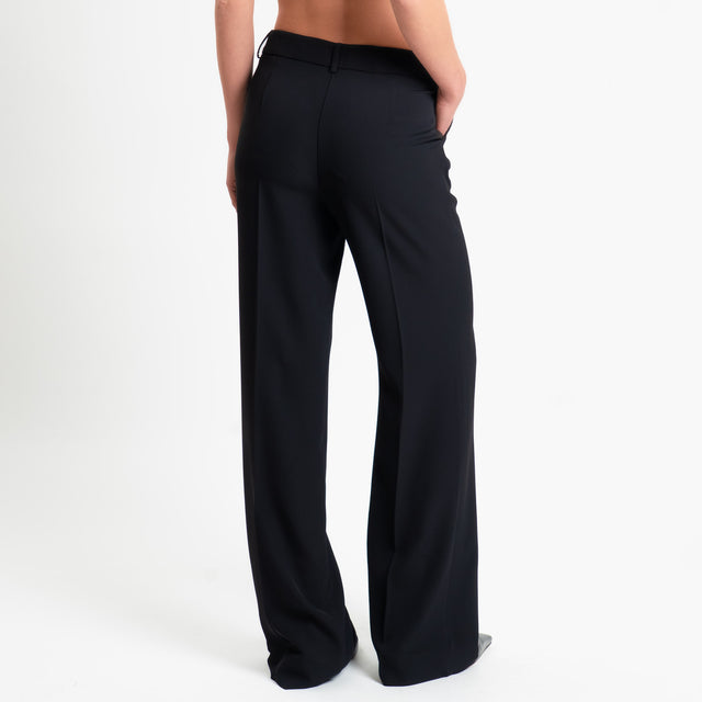 Souvenir-Completo Giacca + pantalone tessuto fluido - nero