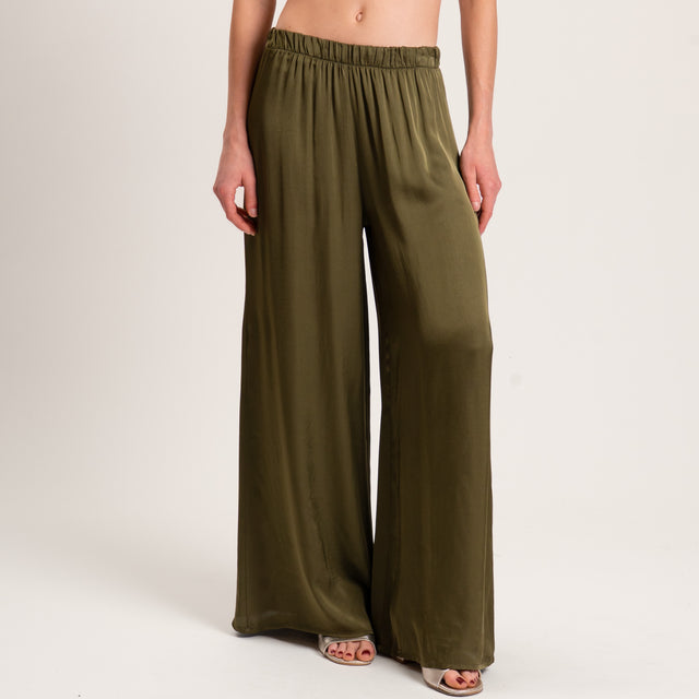 Tensione in-Completo top e pantalone raso elasticizzato di viscosa - militare