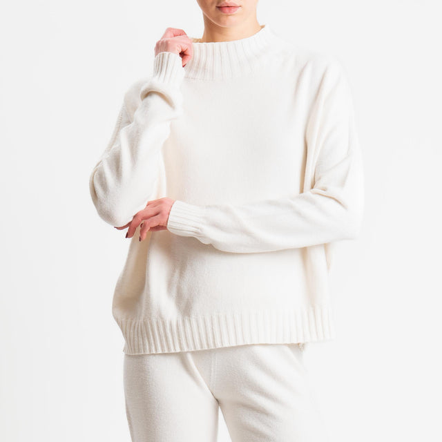 Tensione in-Completo maglia collo montato + pantalone - crema