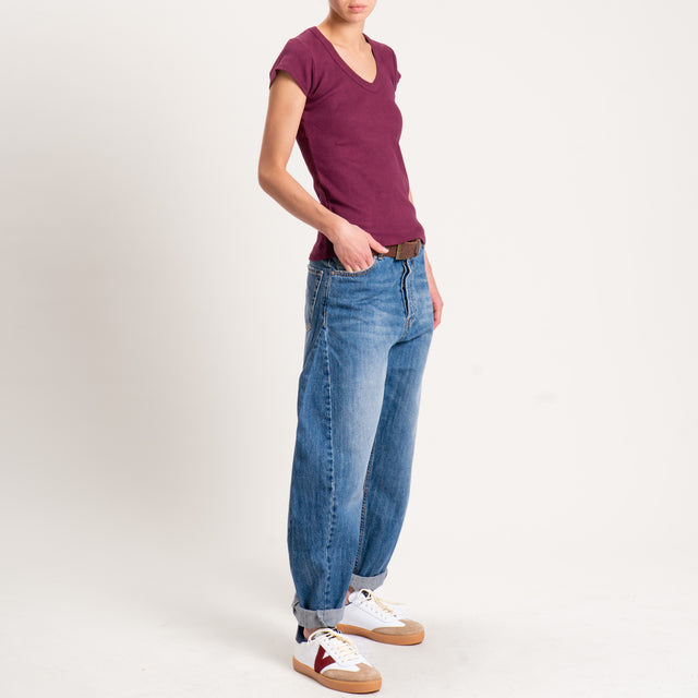Tensione in-T-shirt scollo v a costine - vino