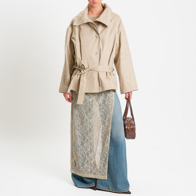 Tensione in-Trench con cintura - beige