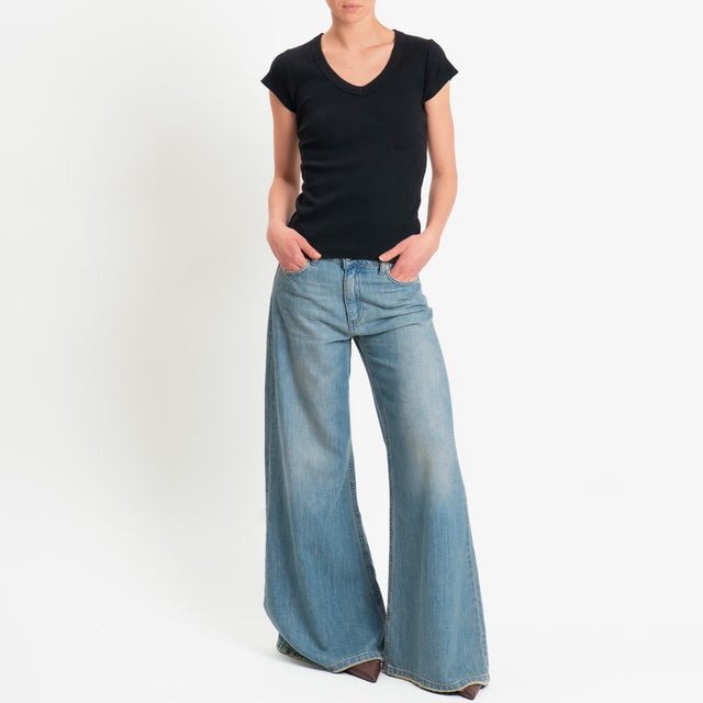 Tensione in-T-shirt scollo v a costine - nero