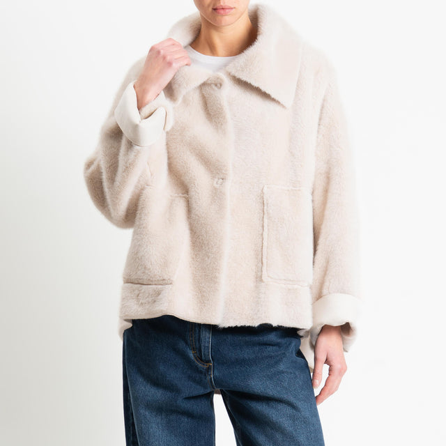 Tensione in-Giacca ecopelliccia taglio vivo - panna