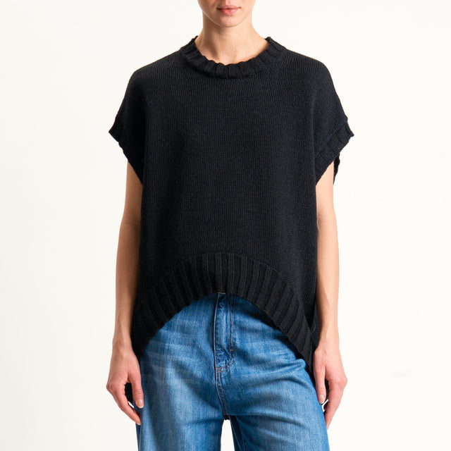 Tensione in-Maglia cannolè stondato misto alpaca con manicotti - nero