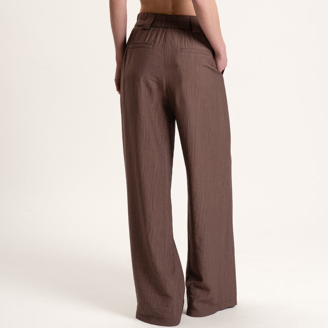 Tensione in-Completo gilet e pantalone viscosa goffrato - moro