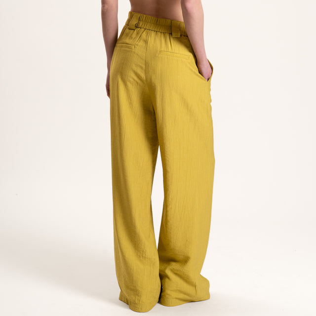 Tensione in-Completo gilet e pantalone viscosa goffrato - olio