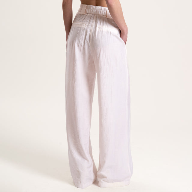 Tensione in-Completo gilet e pantalone viscosa goffrato - panna