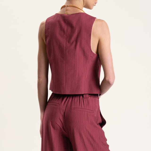 Tensione in-Completo gilet e pantalone viscosa goffrato - vino