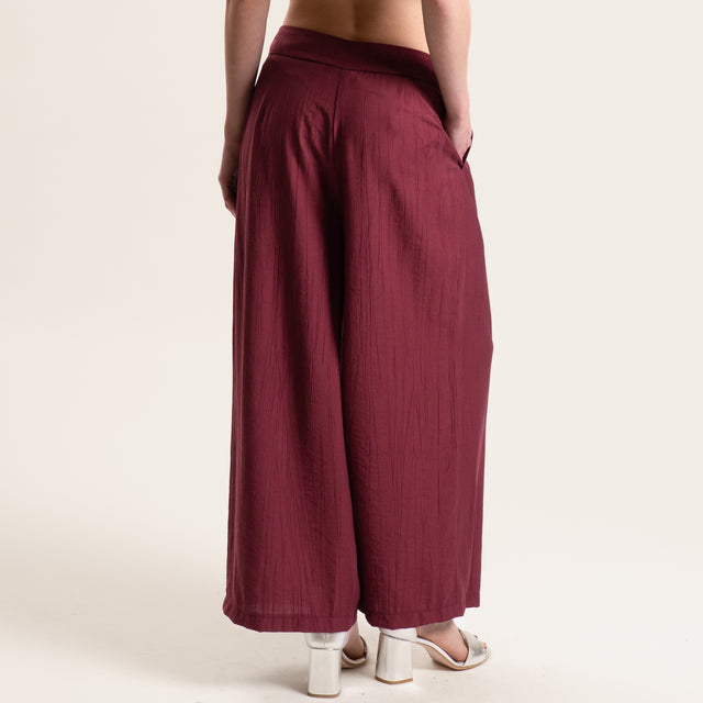 Tensione in-Pantalone viscosa goffrato - vino