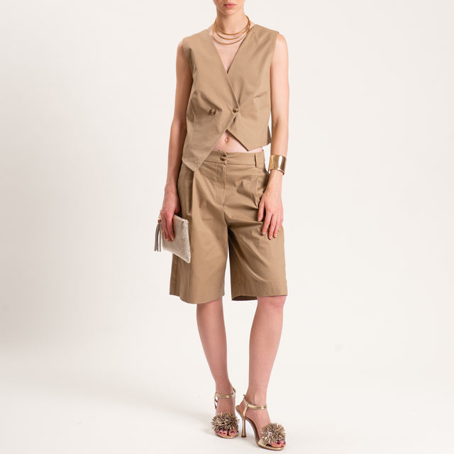 Tensione in-Bermuda con pince cotone elasticizzato - sabbia
