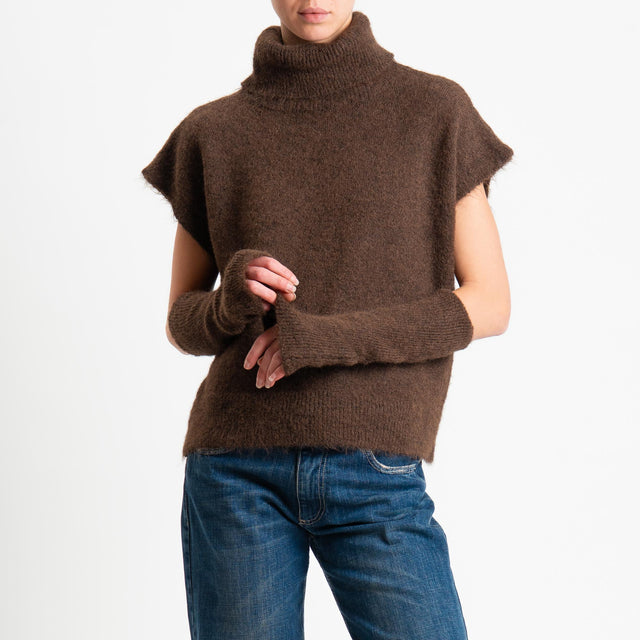 Tensione in-Maglia smanicata mohair collo alto con manicotti - moro