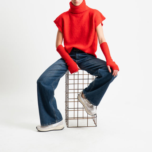 Tensione in-Maglia smanicata mohair collo alto con manicotti - rosso