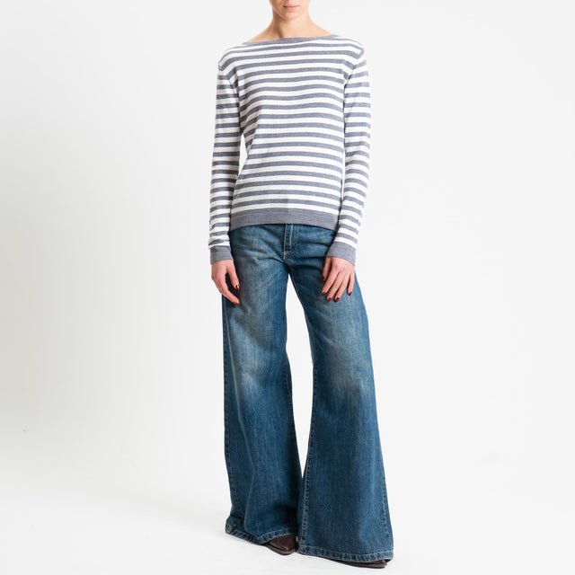 Tensione in-Maglia righe scollo barca - grigio/latte