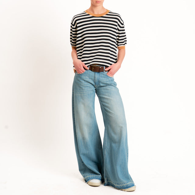 Tensione in-Maglia righe mezza manica - tabacco/latte/nero