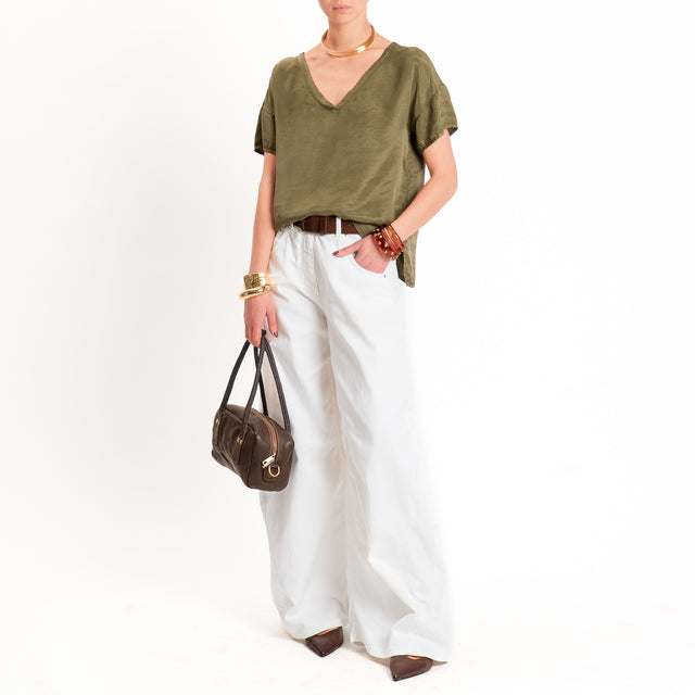 Tensione in-Blusa scollo v in cupro - militare