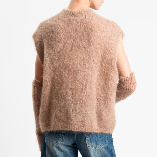 Tensione in-Maglia smanicata kid mohair soft con manicotti - camel