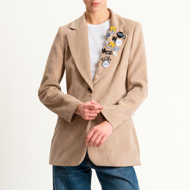 Tensione in-Giacca velluto 500 righe con spille - camel