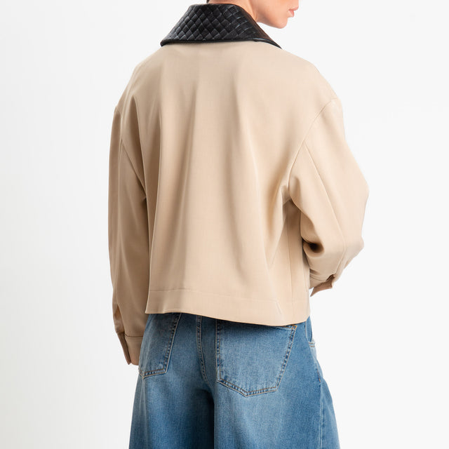 Tensione in-Giacca tessuto fluido collo removibile in similpelle - sabbia/nero