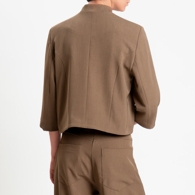 Tensione in-Giacca tessuto fluido chiusura asimmetrica - tabacco