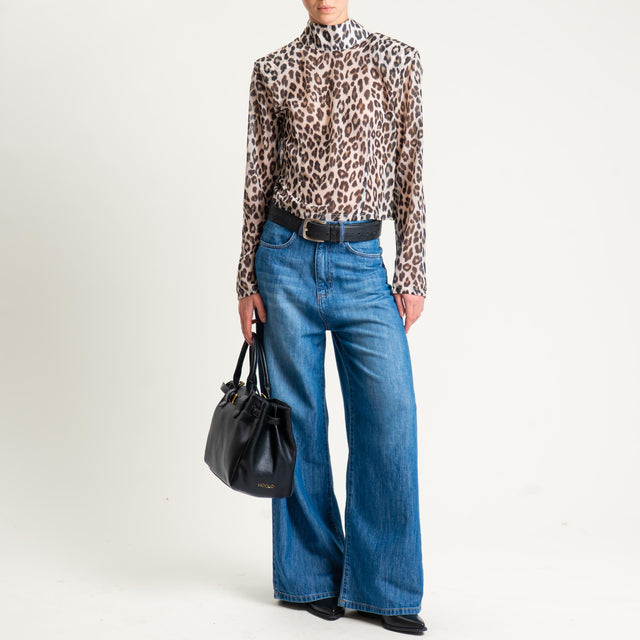 Tensione in- Blusa georgette animalier con spalline - beige/nero