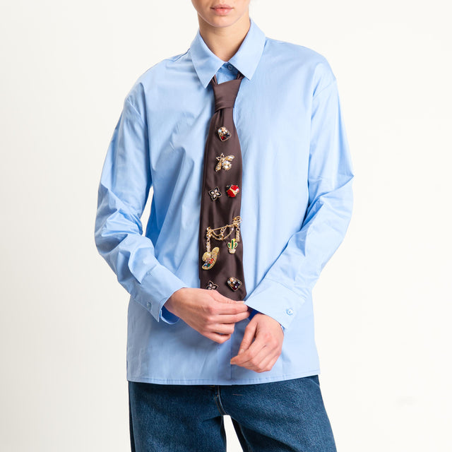 Tensione in- Camicia cravatta con spille - celeste/moro