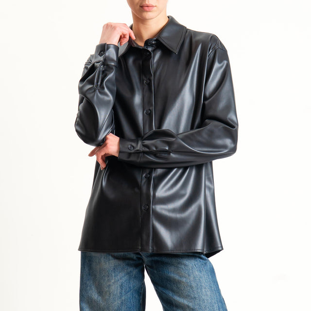 Tensione in-Camicia similpelle - nero