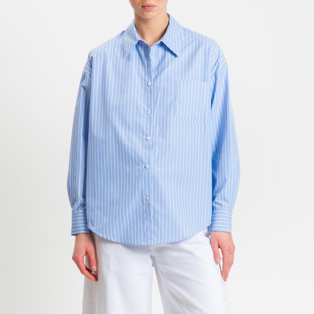 Tensione in-Camicia over con taschino in cotone - righe celeste/bianco