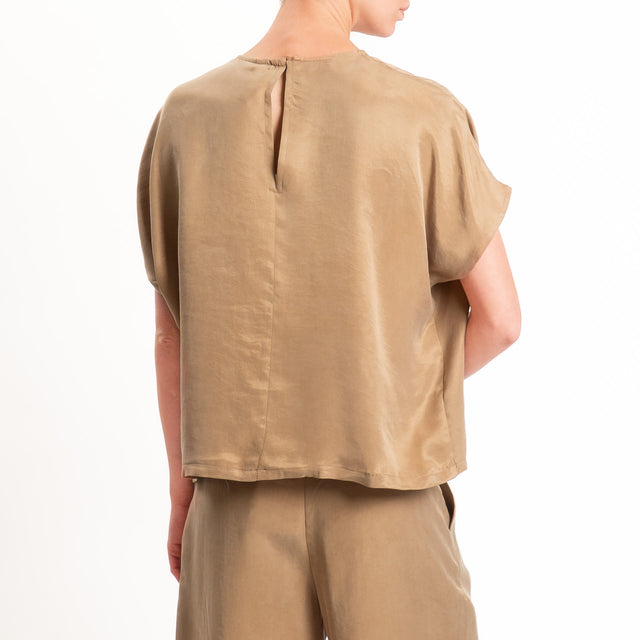 Tensione in-Blusa cupro bottone dietro - camel