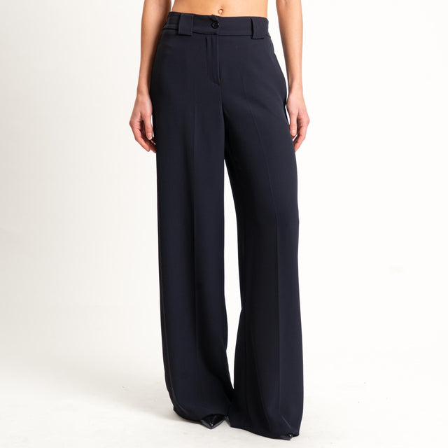 Tensione in-Completo gilet e pantalone tessuto fluido - nero
