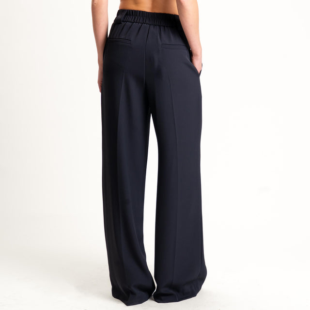 Tensione in-Completo gilet e pantalone tessuto fluido - nero