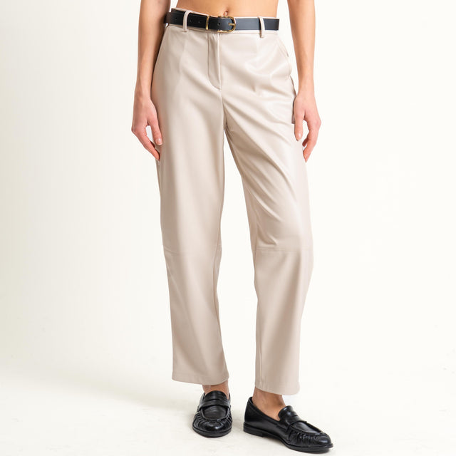 Tensione in-Pantalone similpelle con cintura - burro