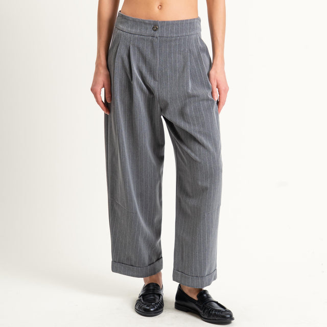 Tensione in-Pantalone gessato con pinces - grigio