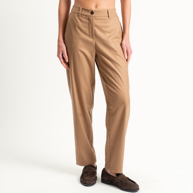 Tensione in-Pantalone flanella carrot fit elastico - camel