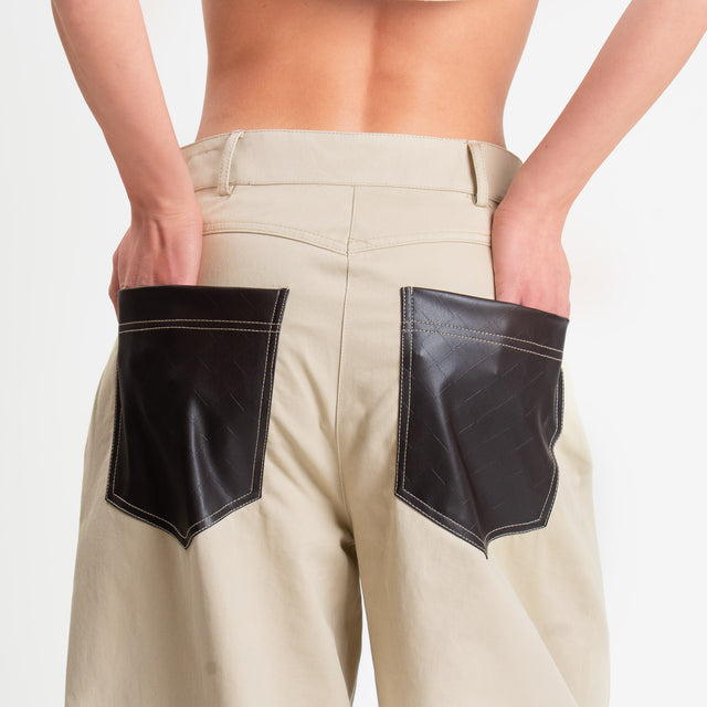 Tensione in-Pantalone carpenter relaxed fit cuciture a contrasto - avena