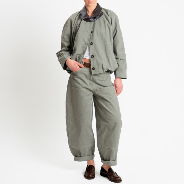 Tensione in-Pantalone carpenter relaxed fit cuciture a contrasto - salvia