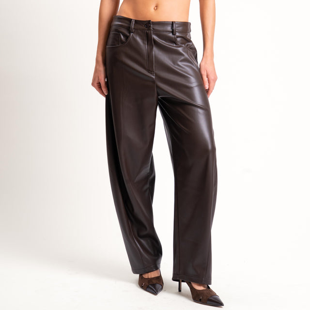 Tensione in- Pantalone Barrel similpelle - moro