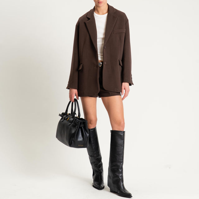 Tensione in- Shorts in crepe elasticizzato - moro