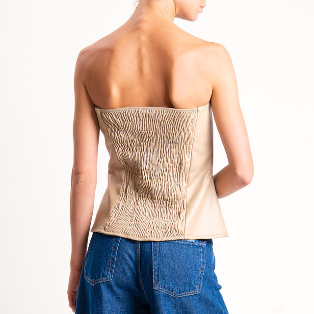 Tensione in- Top similpelle a fascia elastico dietro - Beige