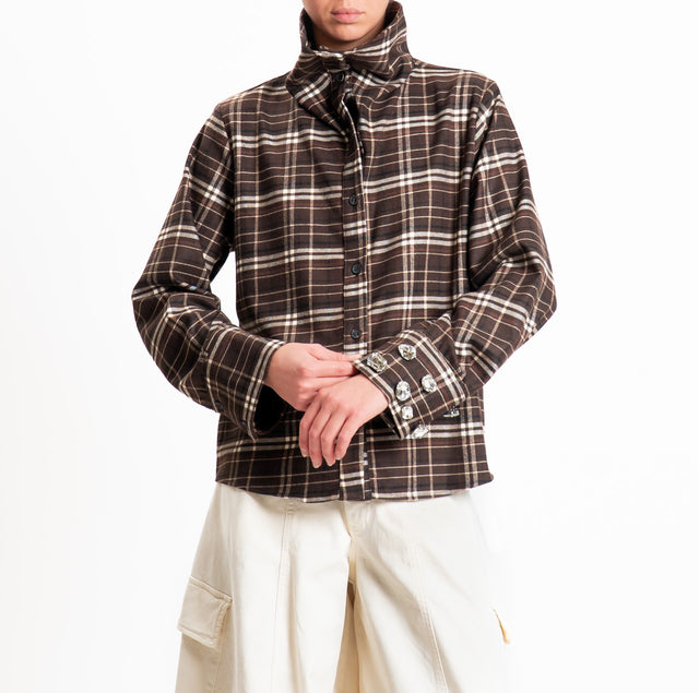 Tensione in-Camicia check collo montato dettaglio spille cabochon - moro/latte/beige