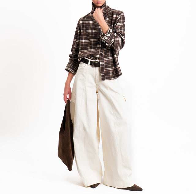 Tensione in-Camicia check collo montato dettaglio spille cabochon - moro/latte/beige