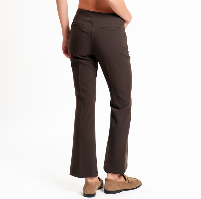 Tensione in-Pantalone flare cut elasticizzato - moro